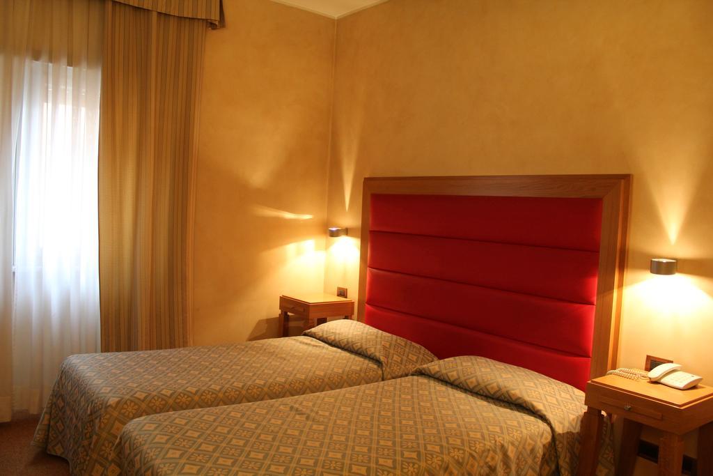 Hotel Castello LʼAquila المظهر الخارجي الصورة